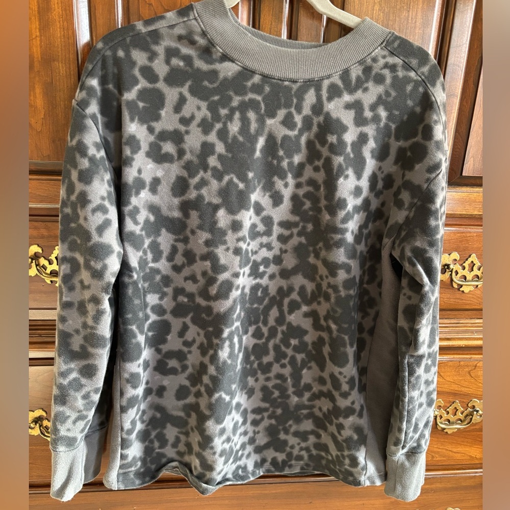 All in Motion Black Patterned Sweatshirt